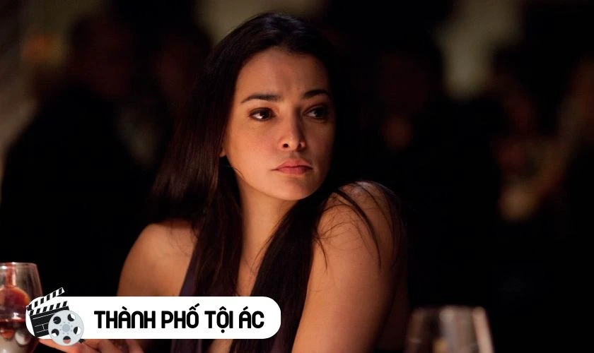 Broken City (2013) - Phim hay có Natalie Martinez đóng