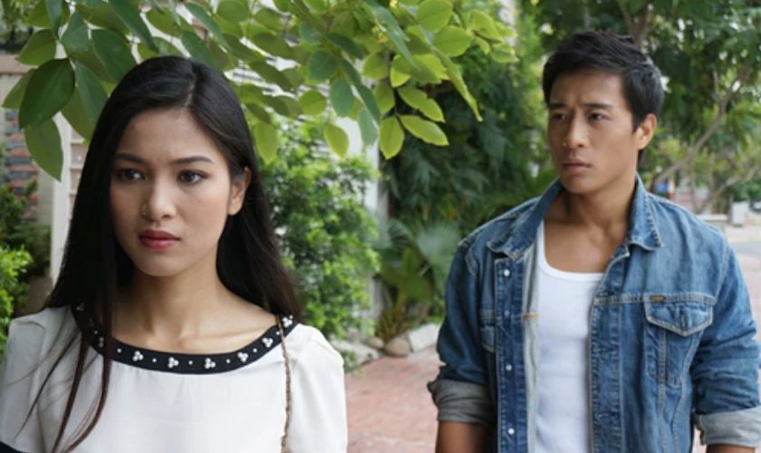Bí Mật Tam Giác Vàng (2013)