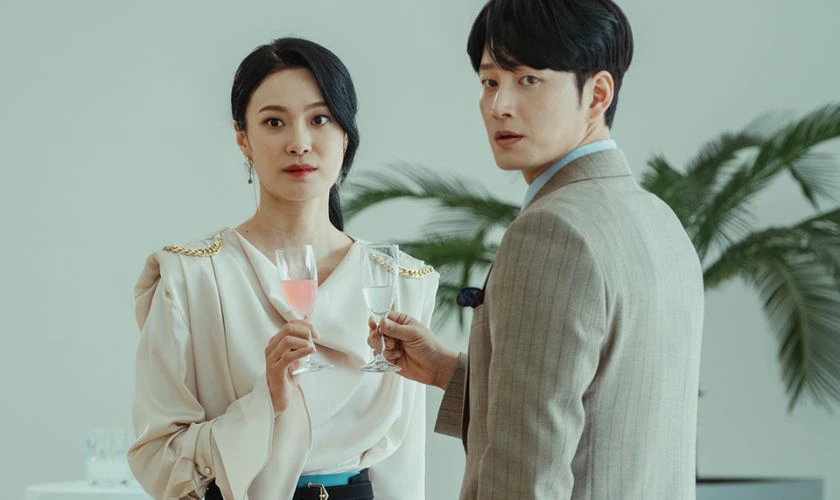 Vai diễn nổi bật nhất của Ok Ja-yeon là Kang Ja-kyung trong Mine (2021)