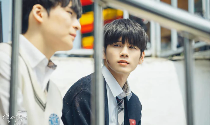 Khoảnh Khắc Tuổi 18 - Moment Of 18 (2019) là các phim và chương trình truyền hình có sự tham gia của Song Geon-hee