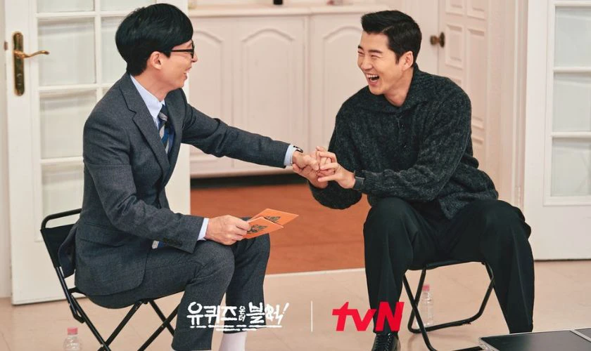 Yoon Kye-sang tham gia chương trình Amazing Saturday (2021)