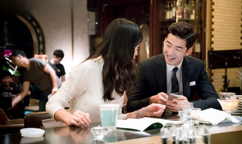 The Good Wife (2016) là Yoon Kye-sang đóng