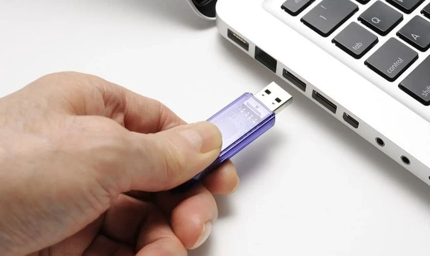 Cách cài Win 10 cần chuẩn bị gì?
