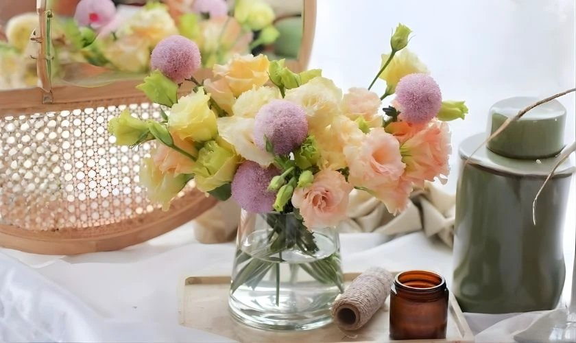 Cách Cắm Hoa Cát Tường Theo Dáng Bình Thấp Hiện Đại