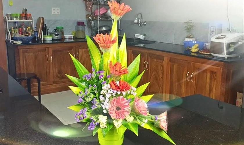 Cách cắm hoa đồng tiền ngày Tết hình chữ L