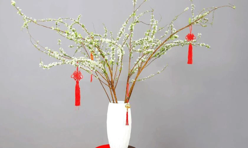Mẫu cắm hoa tuyết mai ngày Tết 2026 Bính Ngọ đẹp tại nhà