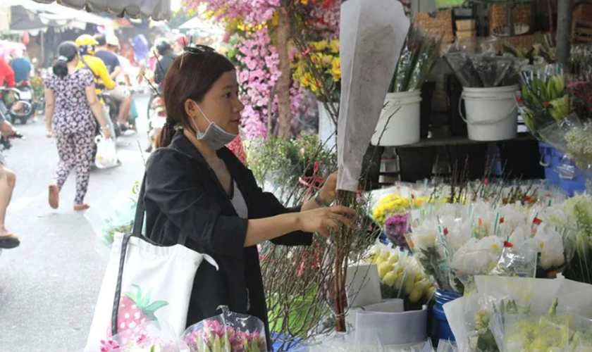 Cách cắm hoa thanh liễu ngày Tết đơn giản mà đẹp 2025