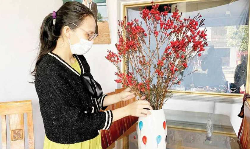 Cách cắm hoa thanh liễu ngày Tết