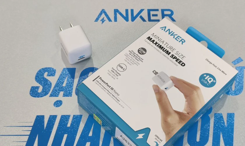 Check củ sạc Anker bằng tem chính hãng