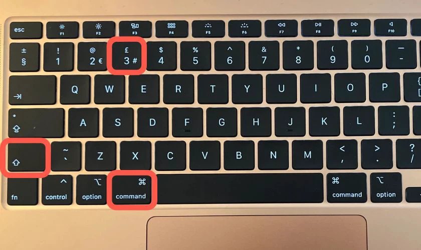 Chụp toàn màn hình trên Mac bằng Shift + Command + 3