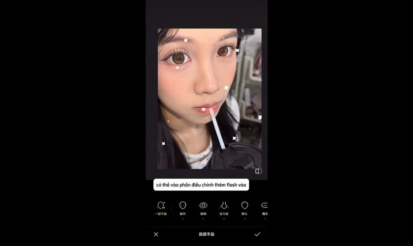 Tăng nhẹ độ nét và độ chi tiết để đôi mắt trở nên long lanh