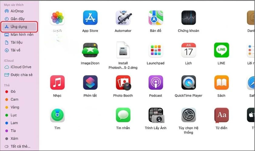 Mở Finder, chọn mục Applications (Ứng dụng)