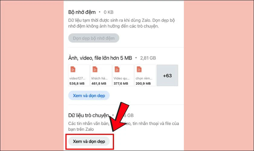 Kế đến mục Dữ liệu trò chuyện bạn chọn vào Xem và dọn dẹp