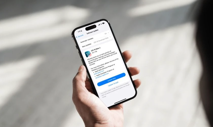Vì sao phải tìm cách hạ iOS beta xuống chính thức