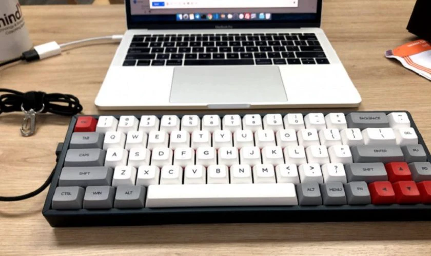 Sửa lỗi không kết nối bàn phím có dây với laptop DELL được