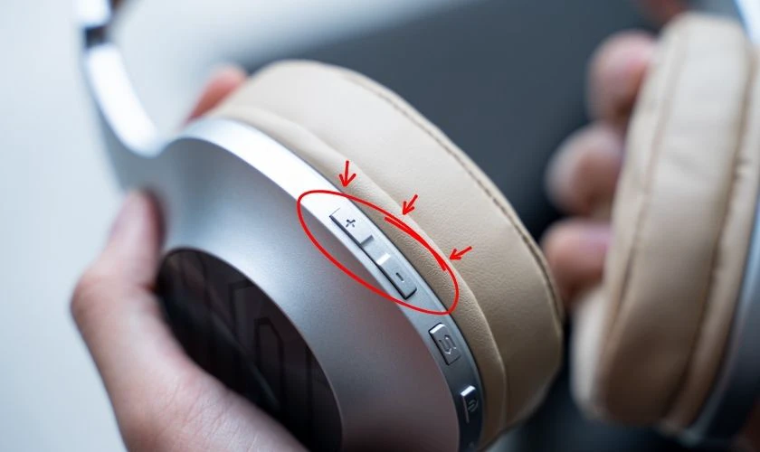 Cách sử dụng các chức năng chính trên tai nghe Soul Ultra Wireless Dynamic