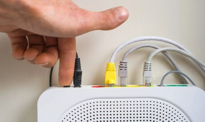 Khởi động lại modem WiFi