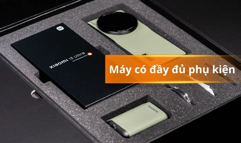 Cách kiểm tra điện thoại Xiaomi mới mua - Tem niêm phong và phụ kiện đi kèm