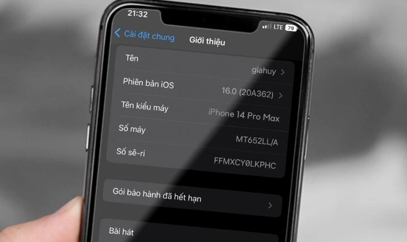 Kiểm tra số serial và phần thông tin linh kiện