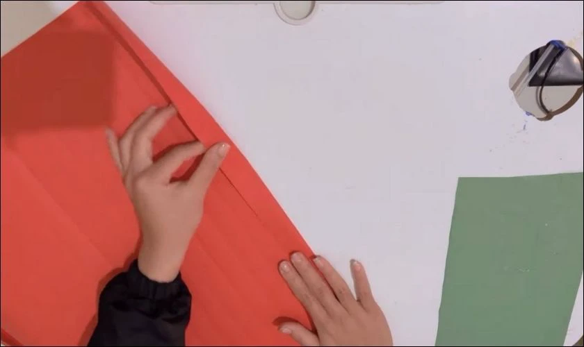 Bước 2: Gấp nếp tạo thân quạt