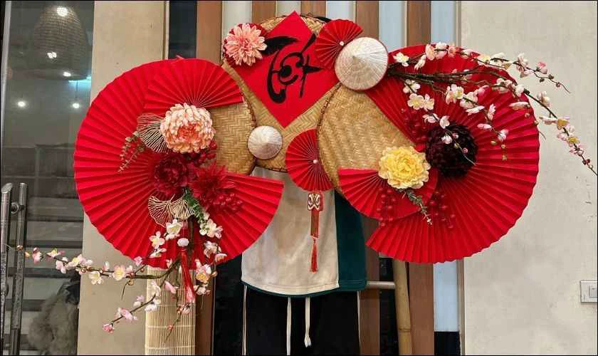 Mẫu quạt giấy trang trí Tết 2026 Bính Ngọ đẹp mắt