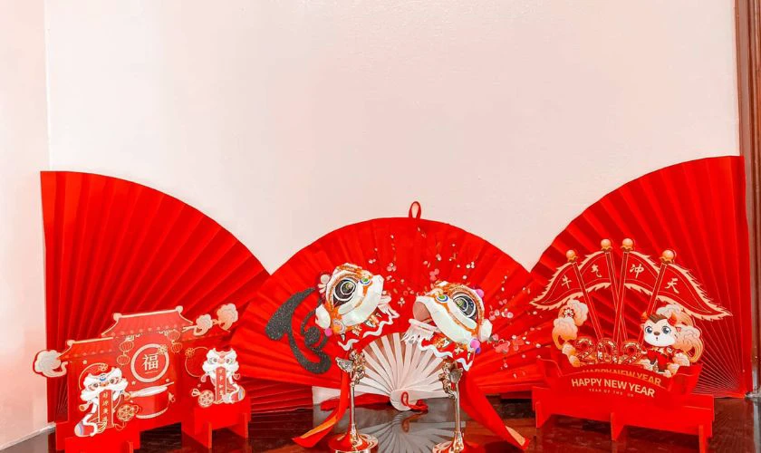 Sáng tạo quạt giấy trang trí Tết ấn tượng