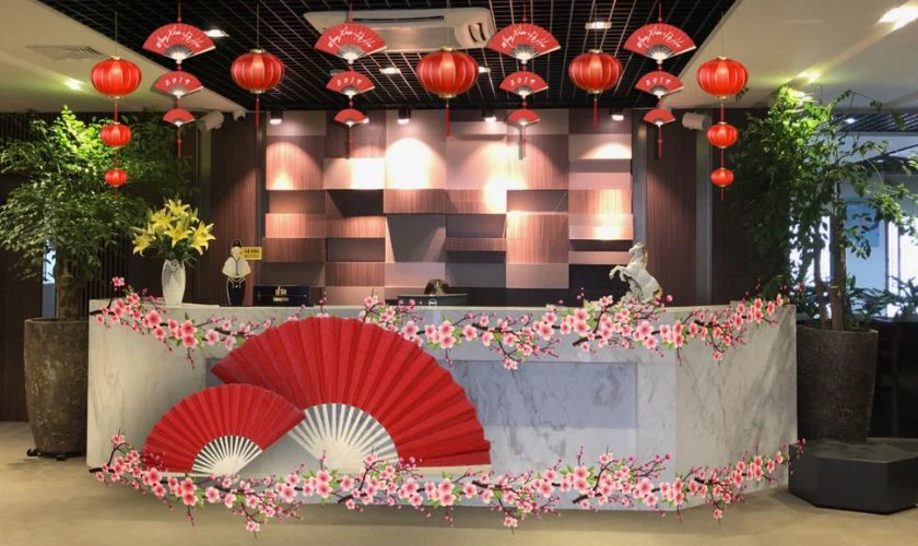 Ý tưởng trang trí Tết với quạt giấy đẹp