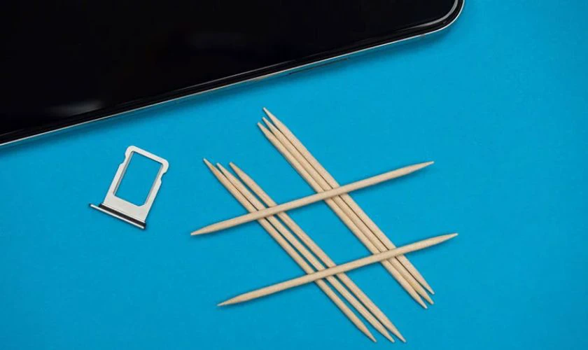 Cách lấy SIM OPPO không cần que bằng tăm