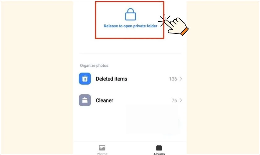 Vuốt xuống và thả ra để mở thư mục riêng tư