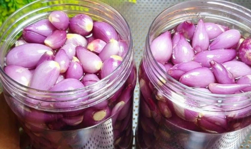 Cách muối dưa hành tím ngày Tết 2026