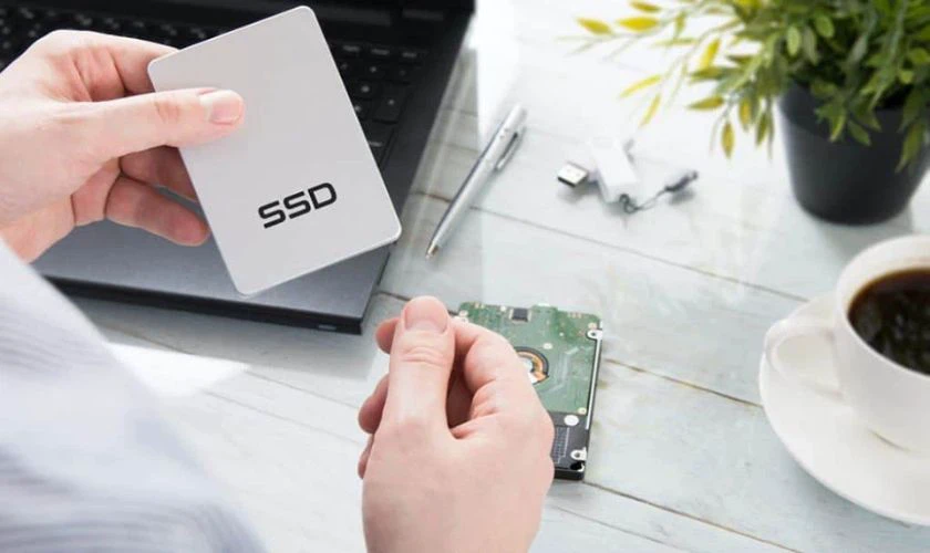 Kiểm tra máy đã lắp đặt ổ cứng SSD hay chưa trước khi nâng cấp RAM laptop