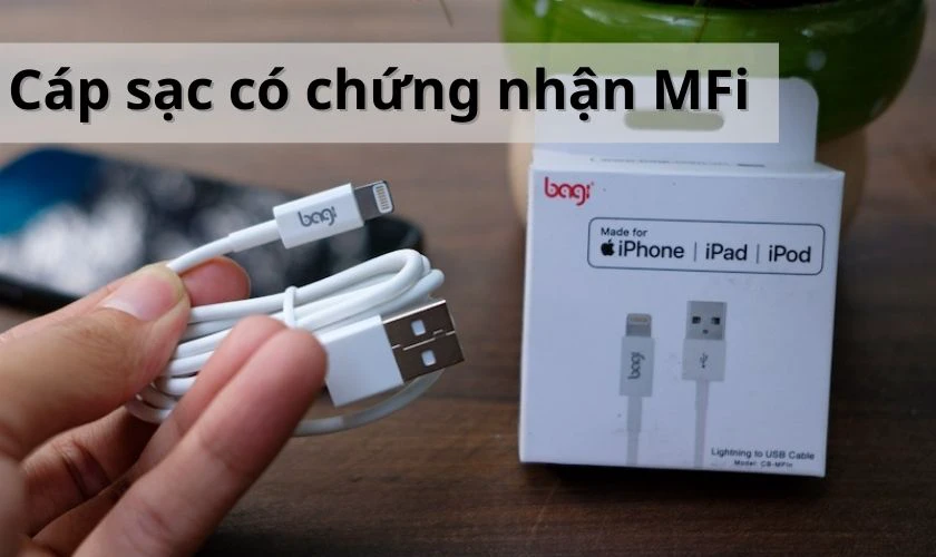 Chọn mua cáp sạc zin của hãng