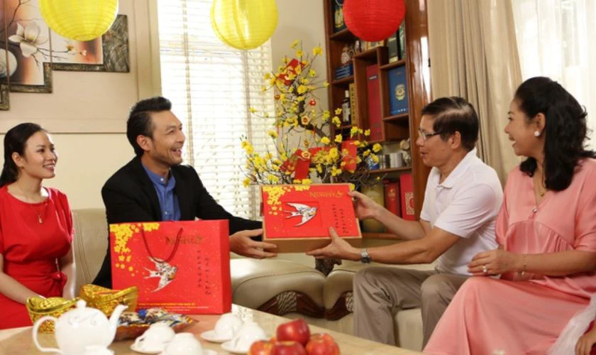 Cách nói thể hiện sự quan tâm tới bố mẹ vợ