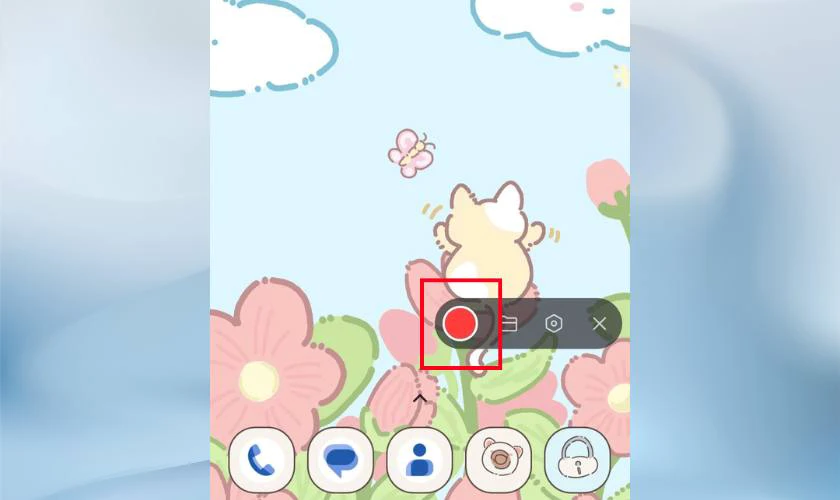 Nhấn vào nút tròn màu đỏ để bắt đầu quá trình quay màn hình