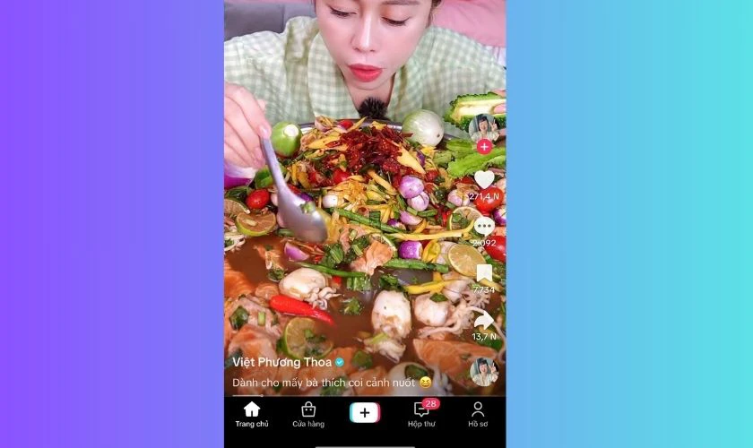 Mở video bạn muốn ghép trên TikTok