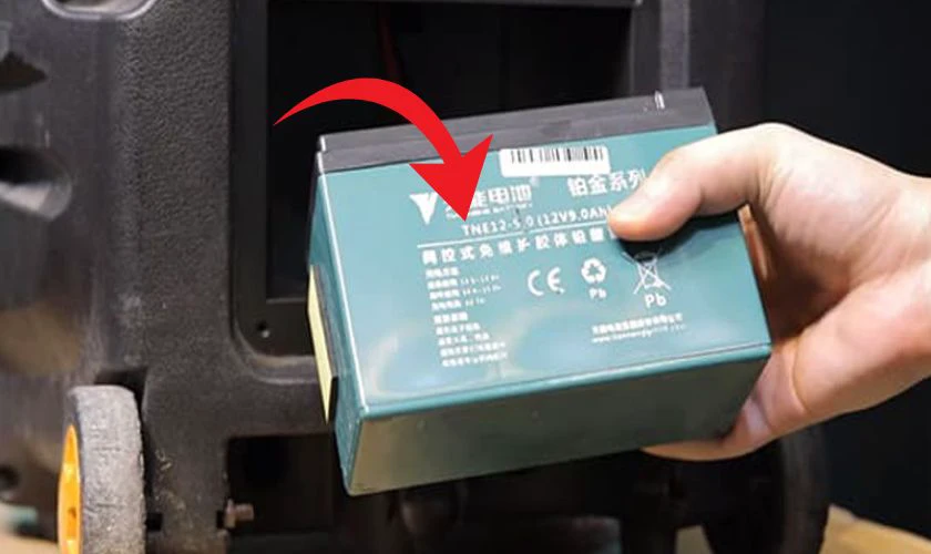 Hướng dẫn cách sạc loa kéo không cần cáp sạc