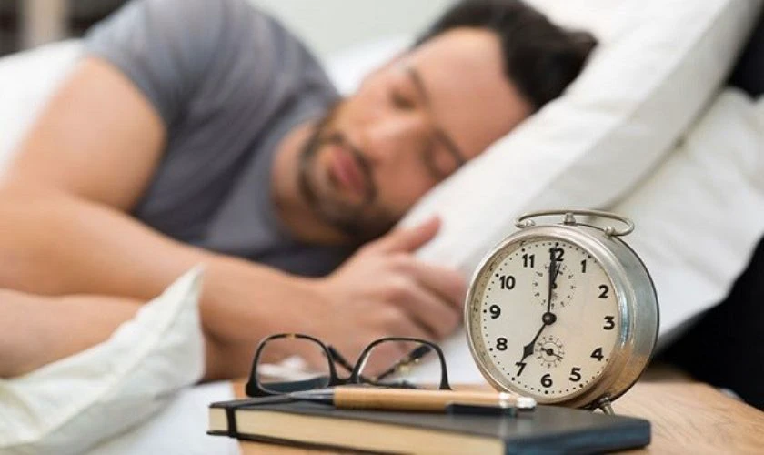 Ngủ đủ giấc, ăn uống điều độ để giữ năng lượng