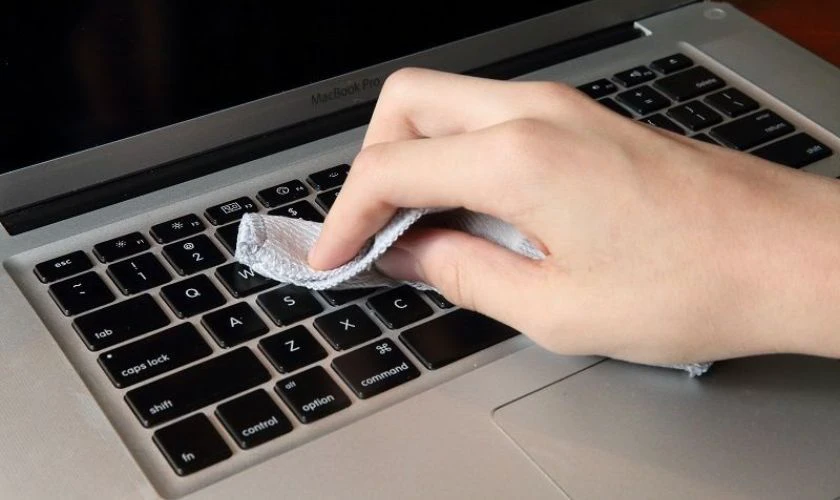 Lưu ý khi sử dụng bàn phím MacBook
