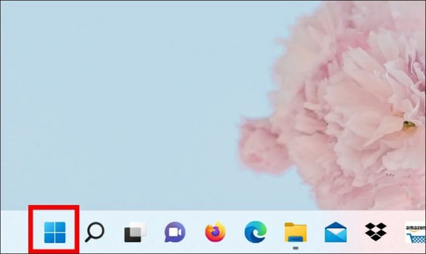 Click chuột vào biểu tượng tìm kiếm trên thanh Taskbar