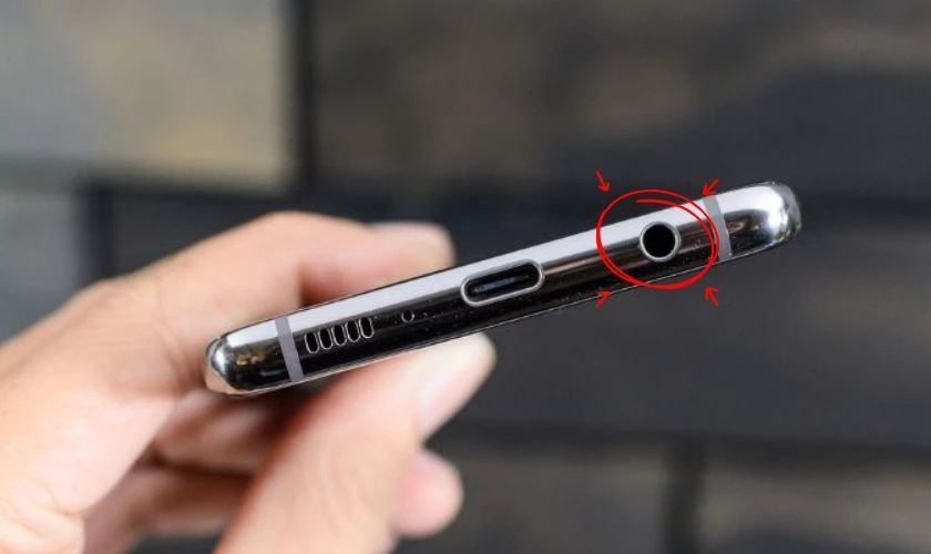 Cách kết nối tai nghe Sony MDR-E9L