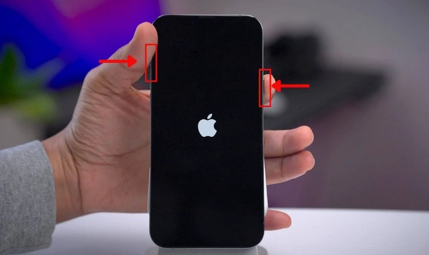 iPhone 11 bị tắt nguồn bật không lên thì phải làm sao