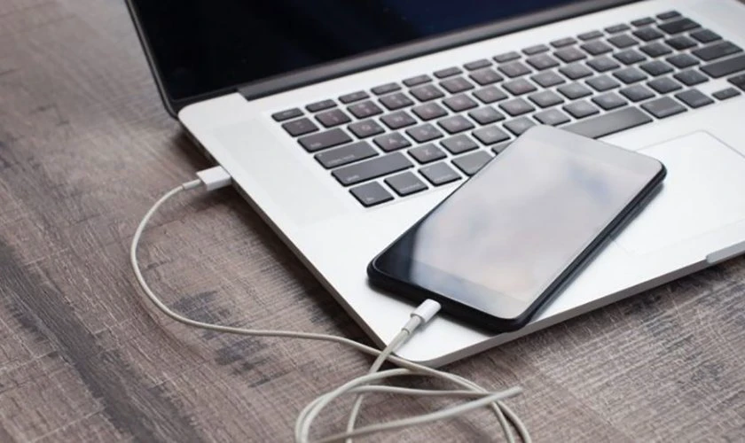Cách tắt nguồn iPhone 11 bị đơ với phần mềm