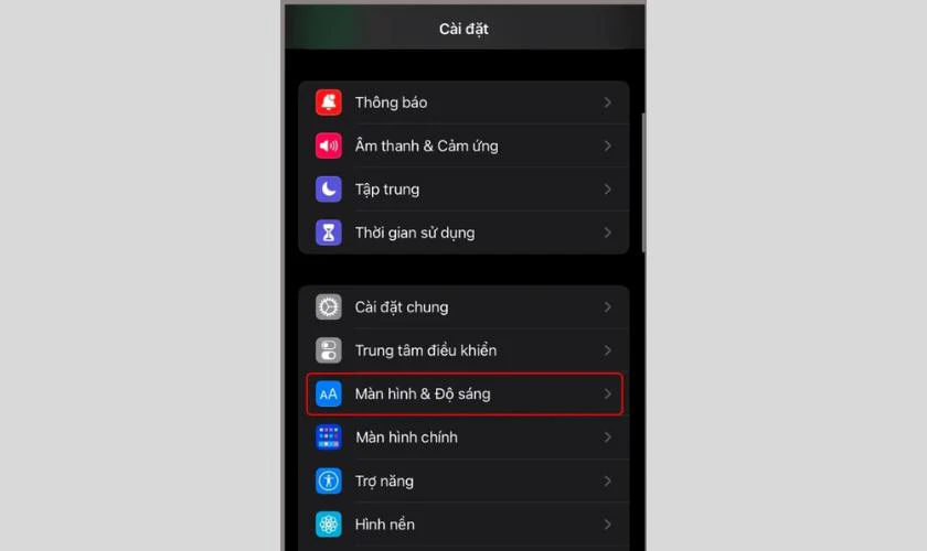 Cách tắt tự điều chỉnh độ sáng trên iPhone iOS 18.7