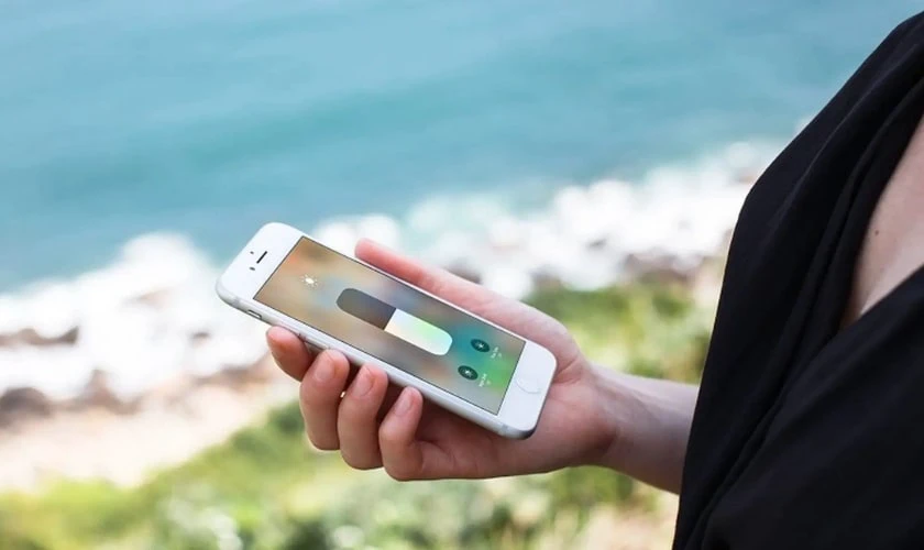 Lưu ý khi tắt tự điều chỉnh độ sáng trên iOS 26