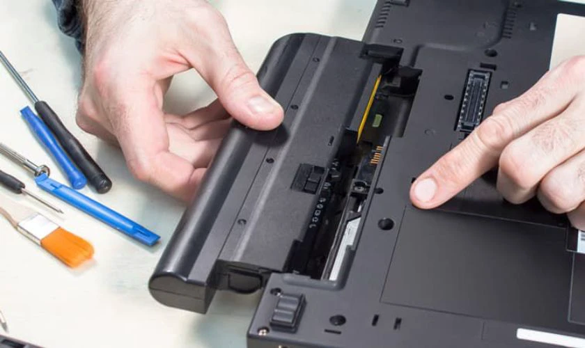 Cách tháo bàn phím Laptop Lenovo đúng cách