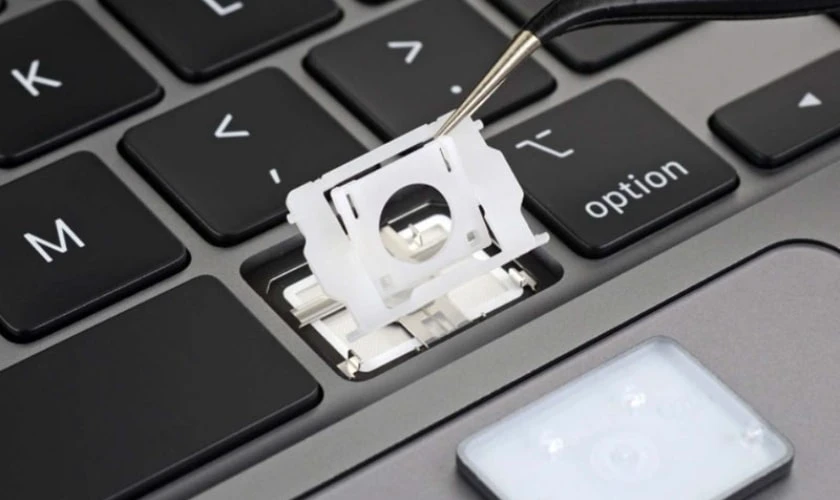 Cách tháo nút bàn phím laptop Asus để thay thế