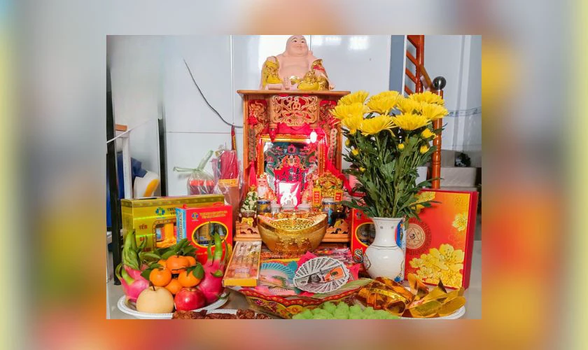Trang trí bàn thờ ông Địa với mâm ngũ quả