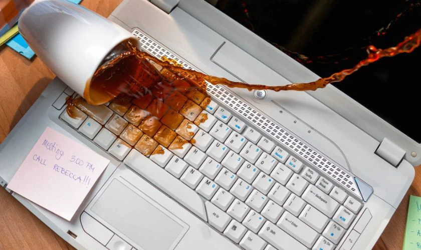 Khi nào cần vệ sinh bàn phím laptop tại cửa hàng?