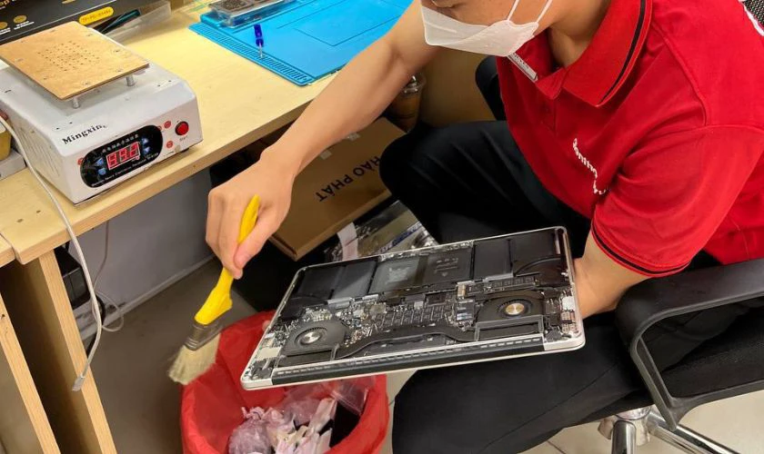 Cách vệ sinh quạt tản nhiệt MacBook