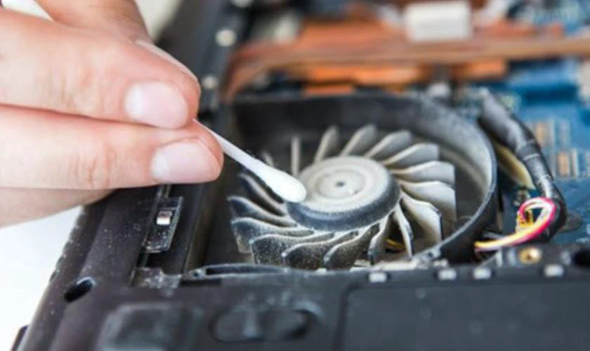 Dấu hiệu cần vệ sinh quạt tản nhiệt laptop?